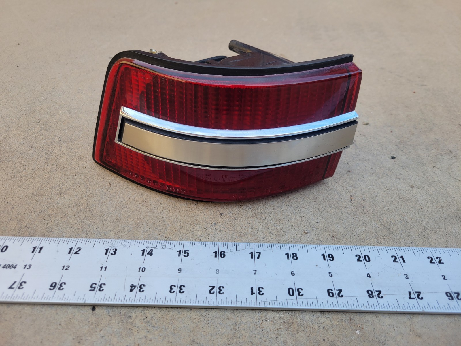CHRYSLER TC MASERATI Driver left Taillight Tail Light Assembly Bulb Socket