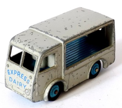 Dinky Toys No.30V/490 Express Dairy N.C.B.Van/Milk Float (1949-54). Kostenloser Versand UK.