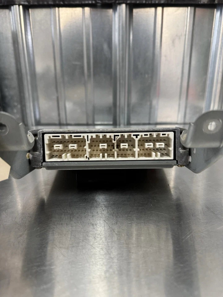 1999 Toyota Tacoma 4WD 3.4L V6 5VZ A/T Engine Computer 89661-04460 ECU ECM PCM - Image 3 of 4