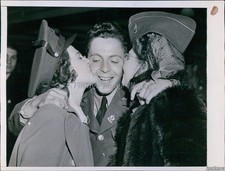 1941 Pvt Morty Ackerman Brooklyn On Leave For Passover In Nyc Military 6X8 Photo