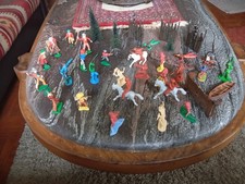 Spielfiguren Indianer & Cowboys u.a. Elastolin