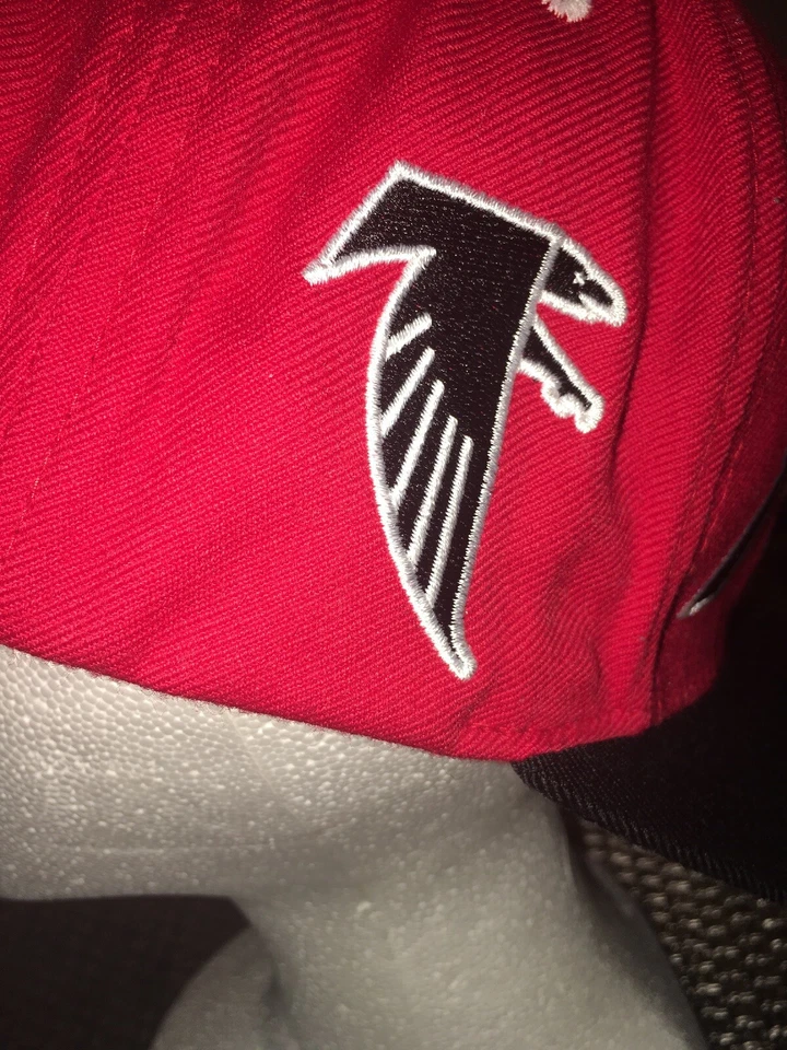 Atlanta Falcons Baseball Hat With Adjustable Strap With Falcon EmbroiOn Side. - Image 3 of 4
