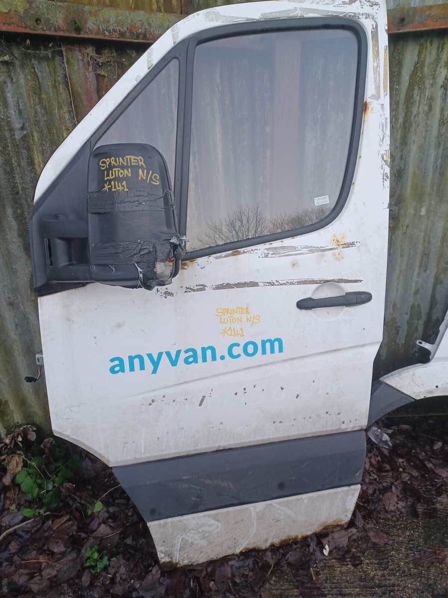 MERCEDES SPRINTER LUTON DOOR FRONT PASSENGER SIDE