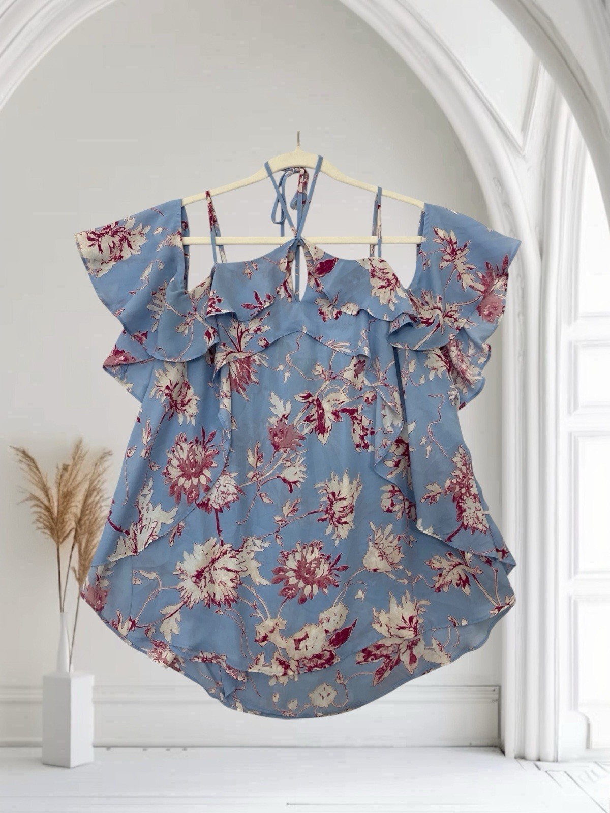 a.n.a Women’s Floral Cold Shoulder Top Size Large Halter Elastic Back Ruffle