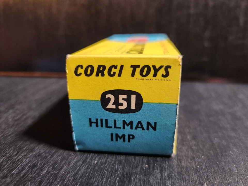 CORGI TOYS 251 HILLMAN IMP AZUL FUNDIDO A PRESIÓN AÑOS 60 CON EQUIPAJE INGLATERRA EN CAJA ORIGINAL Foto 3 de 4