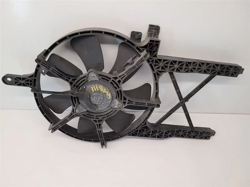 Conjunto de condensador ventilador motor ventilador radiador Nissan Frontier 2007-2019 Foto 2 de 4