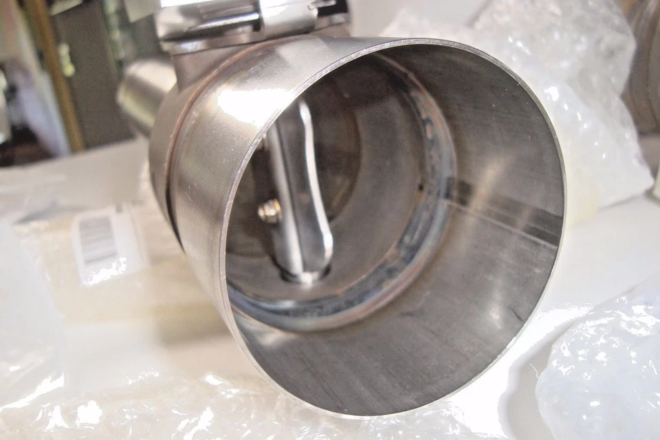 Kit parcial de sistema de válvula de som de escape Akrepovic Harley FL Road King 406-626 X7 - Imagem 3 de 4