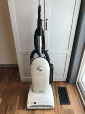 Riccar Radiance Signature Edition RAD.5SSAL Upright Vacuum Cleaner White