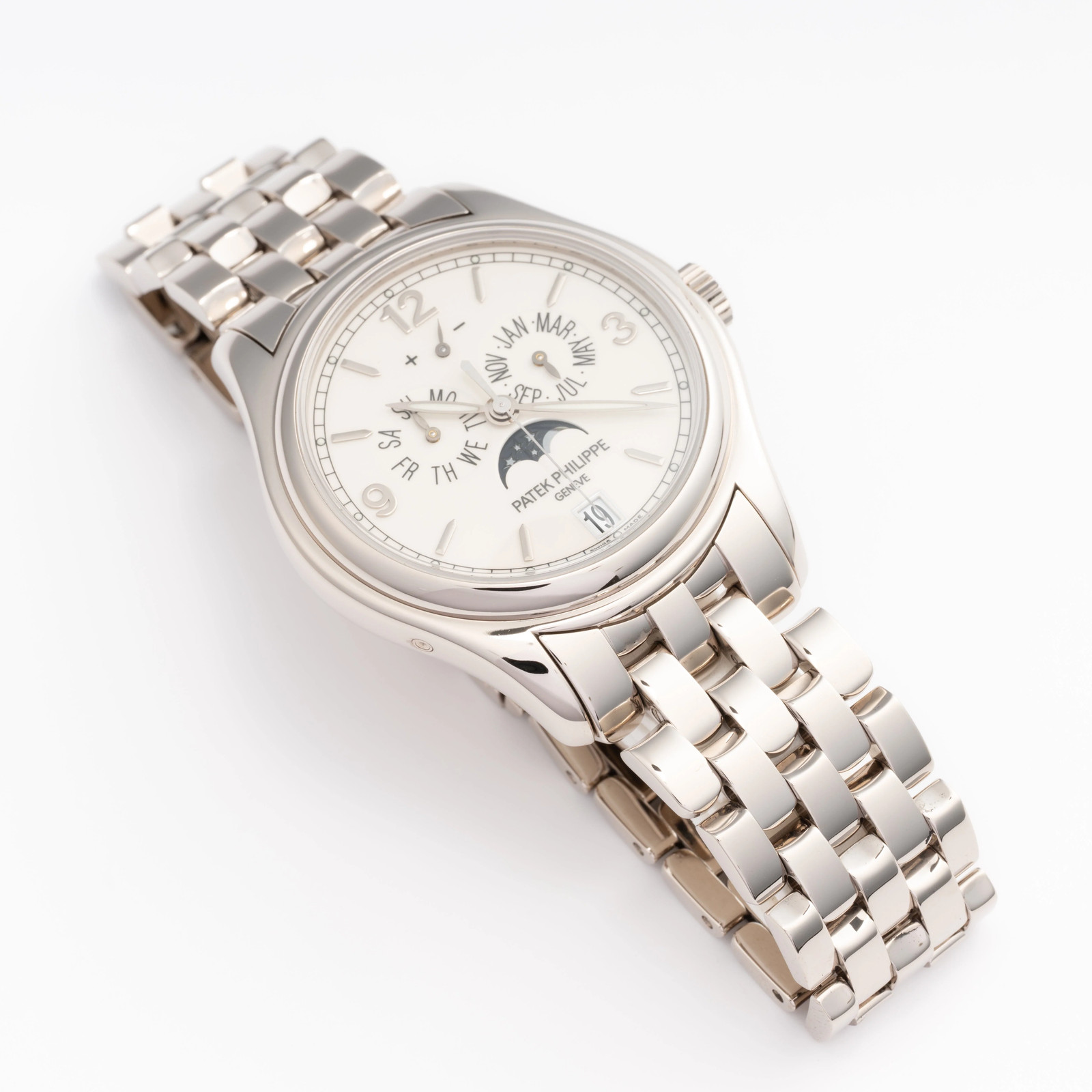Patek Philippe Annual Calendar 5146/1G Mens Watch image 8