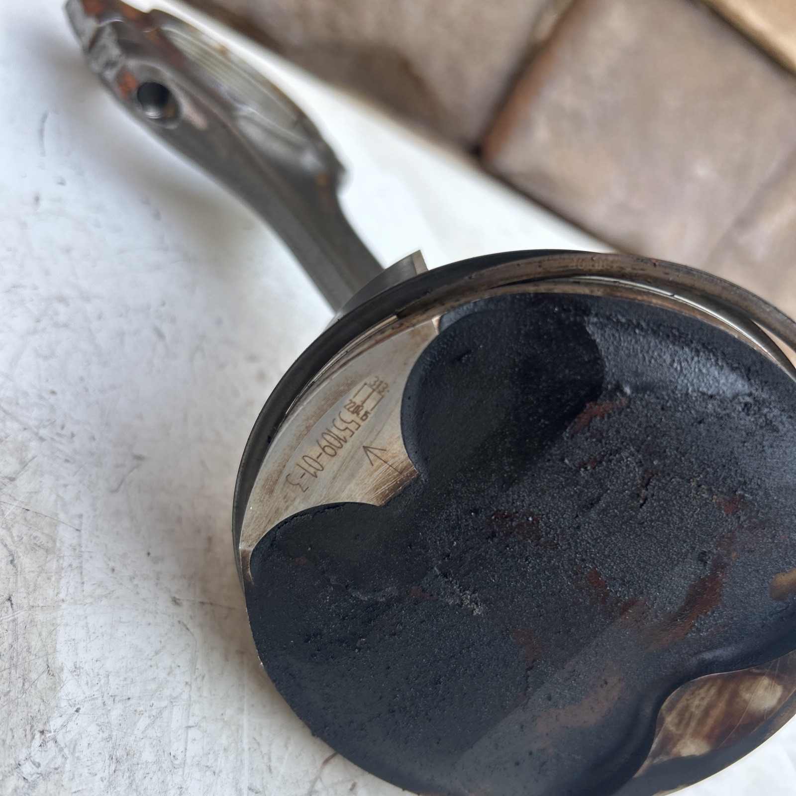 LAMBORGHINI AVENTADOR PISTON HEAD COMPLETE WITH CONNECTING ROD 07M107075J 