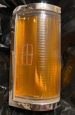 1985-1989 Lincoln Town Car Passenger Right Amber Front Turn Signal Marker Light