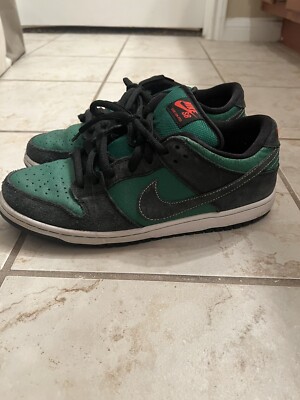 2012 nike dunk low pine green
