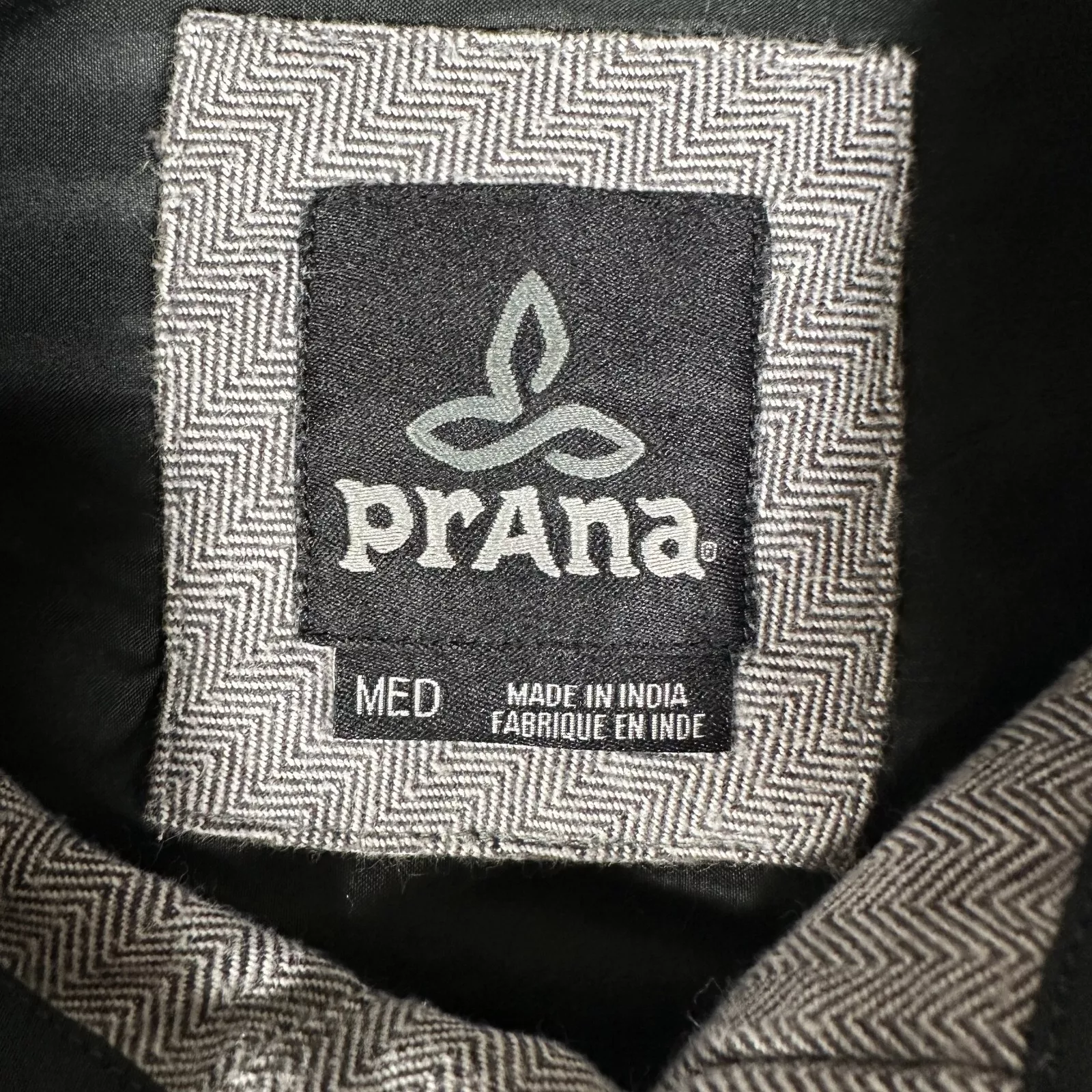 prana long sleeve 100% organic cotton pockets casual shirt