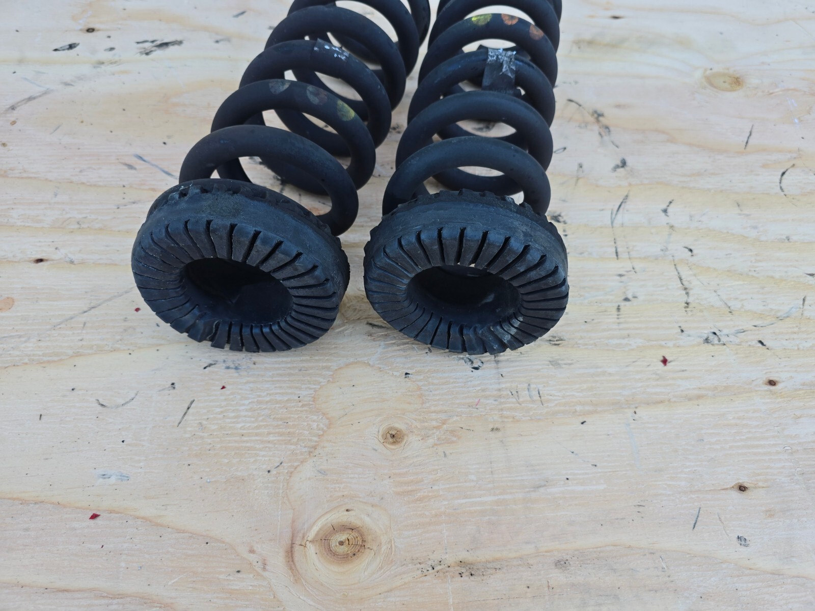 REAR COIL SPRING SET OEM 14-19 MASERATI GHIBLI S QUATTROPORTE