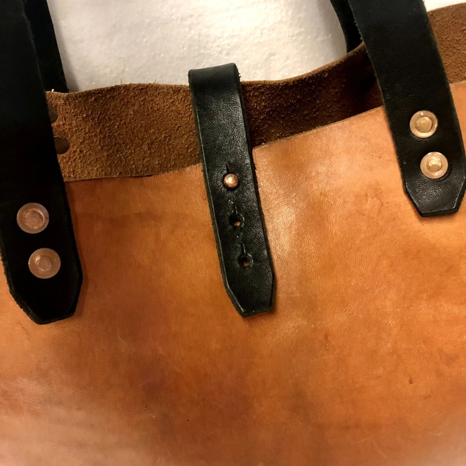 Bolso de Hombro de Colección Años 70 Hecho a Mano de Cuero Marrón HIPPIE BoHo TOTE Correa Negra Foto 3 de 4