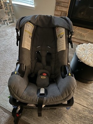 DOONA  ALL IN ONE STROLLER + LATCH SEAT. Stroller And Base.