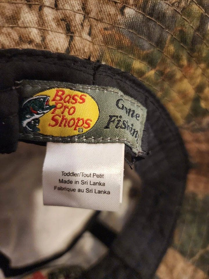 Sombrero cubo camuflaje Bass Pro Shops para niños pequeños Foto 4 de 4