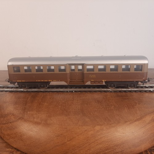 LIMA -  scala HO - Ref. 9024 - Carrozza Passeggeri Corbellini  #2^classe | Condition: Usato
