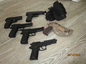 Lot 7 Assorted Airsoft Toy Pistols Colt, Beretta, C11 other w/clips + 2 Holsters