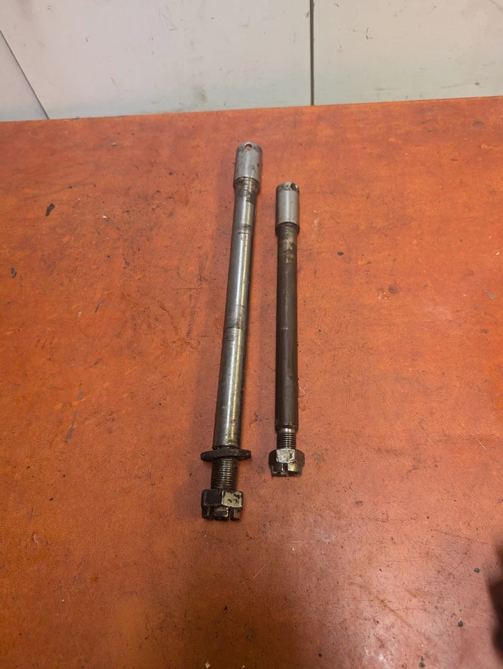 79 Yamaha Xs1100 parafuso pivô eixo roda dianteira traseira 341-25181-01-00 - Imagem 4 de 4