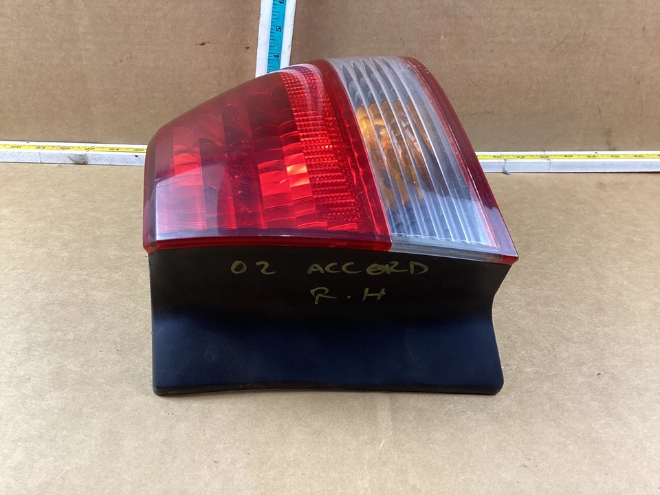 Luz trasera derecha del lado del pasajero Honda Accord 2001-2002 OEM Foto 4 de 4