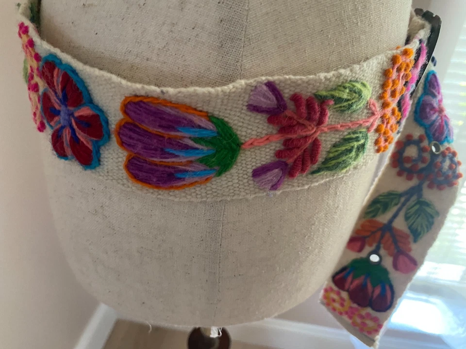 Hermoso Cinturón Flor Bordado Perú, Blanco/Multicolor ¡Nuevo! Hecho a mano Foto 4 de 4