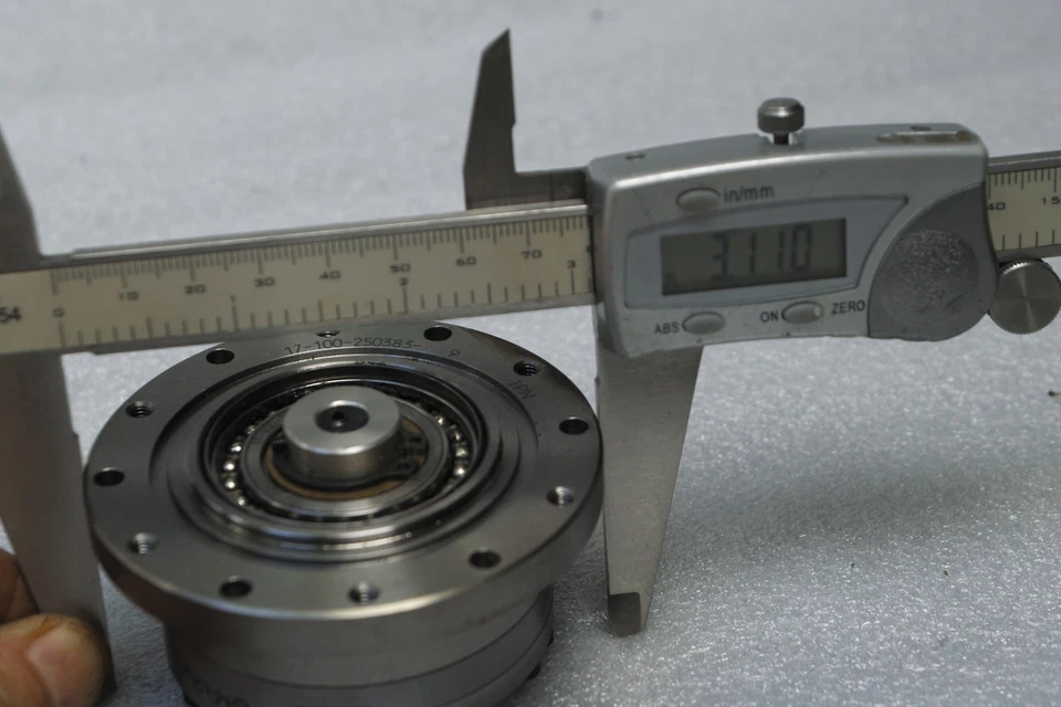 HD 17-100, HARMONIC DRIVE SYSTEMS,GEAR,GEARHEAD,REDUCER,#3 FREE SHIP - Image 3 of 4