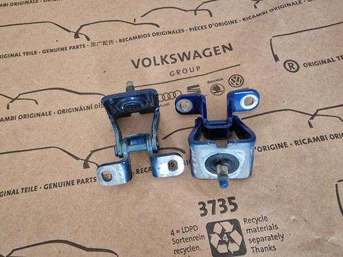 VW Seat Satz 2x Scharnier Heckklappe Klappenscharnier 5G6827301C Blau