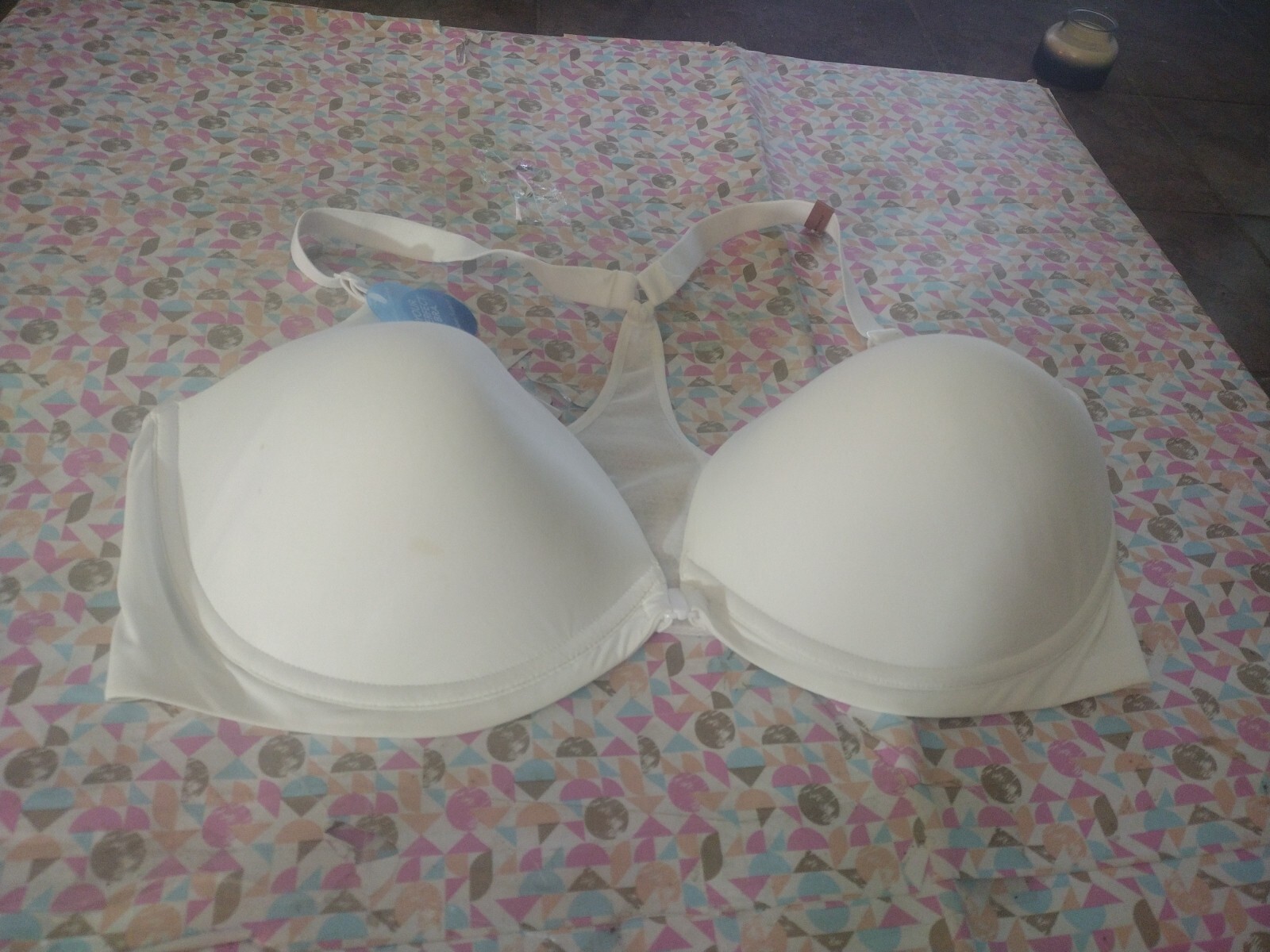 Women's Hanes Wire-Free Bra Size 3XL White New With Minor Defects