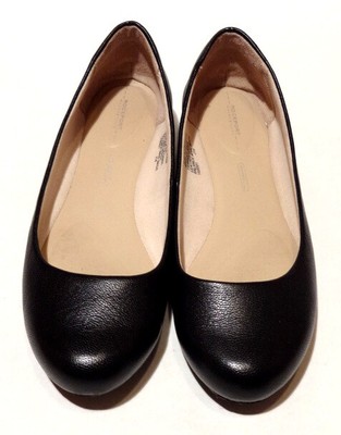 plain black flat shoes