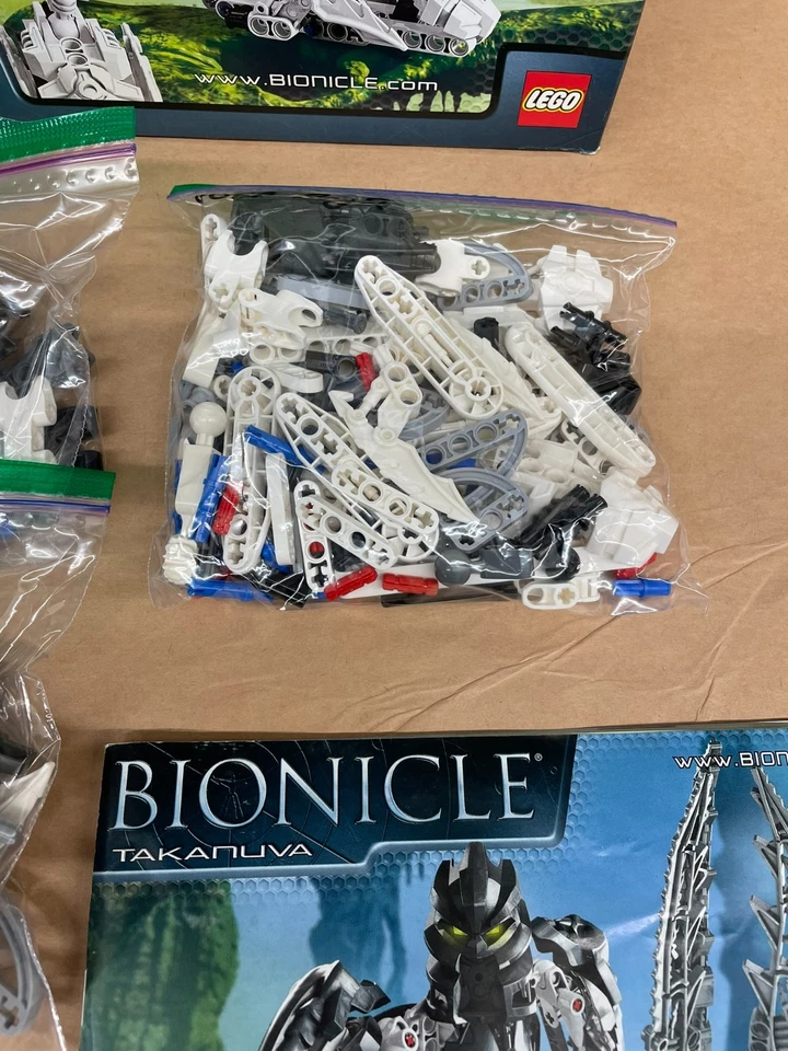 LEGO BIONICLE 8699 Takanuva 267 Pieces With Box Pre-Owned - Image 4 of 4