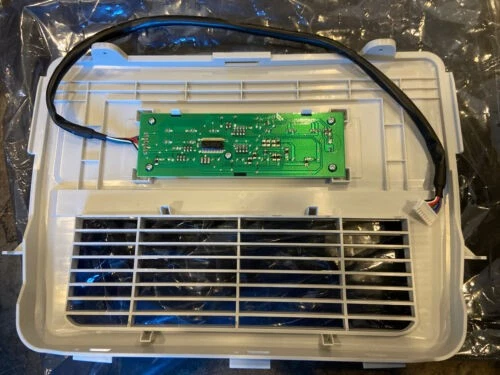 Cubierta del panel de control del deshumidificador Danby 50 pintas DDR050BJPWDB Foto 2 de 2