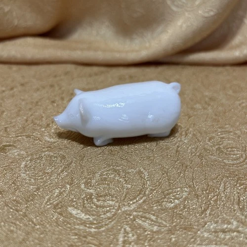 Vintage Westmoreland White Milk Glass Pig 3 1/8"L x 1 1/4"H Figurine