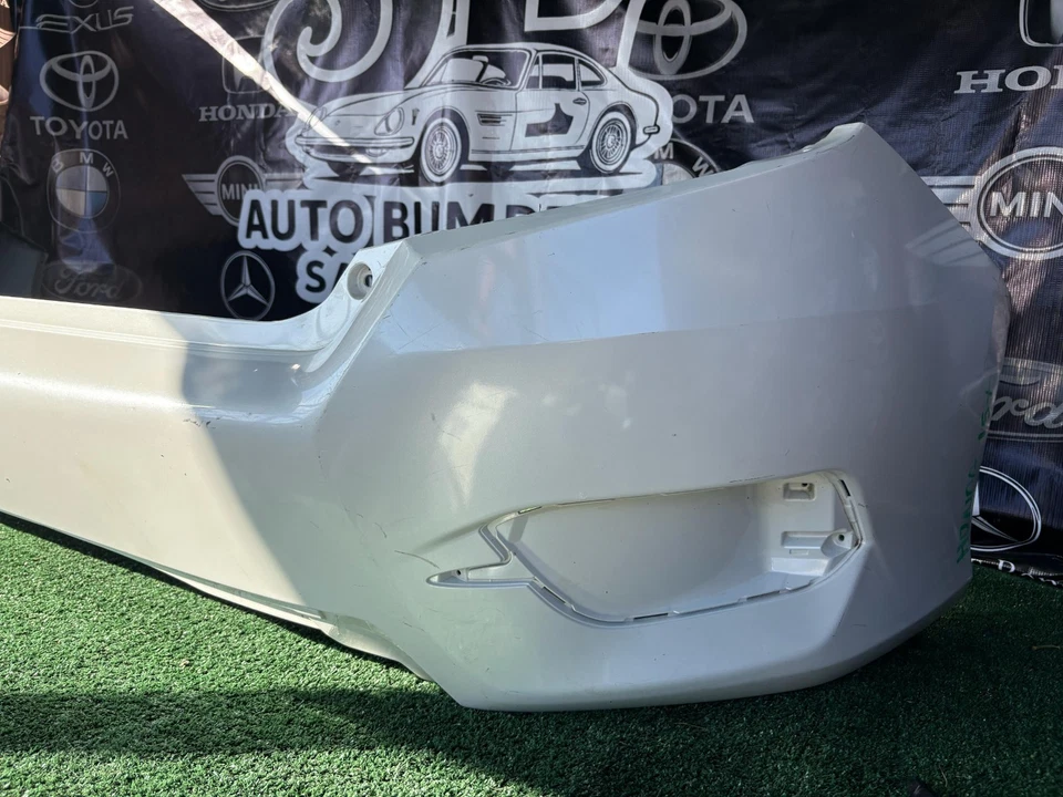 Cubierta de parachoques trasero Honda Accord 2013-2015 sedán OEM 04715-T2A-A90ZZ Foto 3 de 4