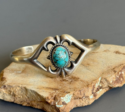 NAVAJO R. Rena Begay Sterling Silver Turquoise SANDCAST Cuff SMALL Wrist NEW 21g