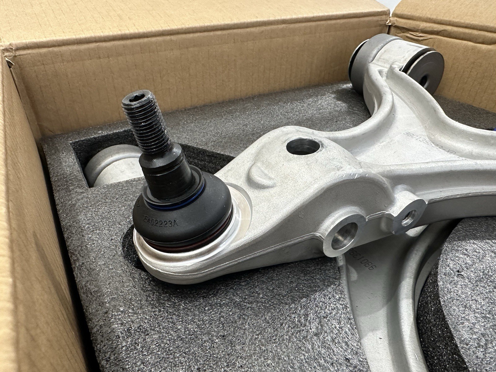 Front Lower Control Arms LH RH For 08-13 Maserati Quattroporte GranTurismo M139