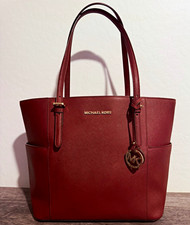 Borsa donna Michael Kors bordeaux chiusura zip ferramenta oro ciondolo tasche interne