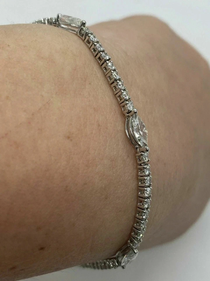 Brazalete de tenis para mujer de diamantes simulados de corte marquesa de 7 quilates enchapado en oro blanco de 14 k Foto 3 de 4