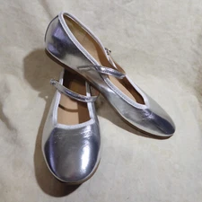 🩰 Dream Pairs Ballet Flats sz 8.5 M Silver Leatherette; Mary Jane Straps