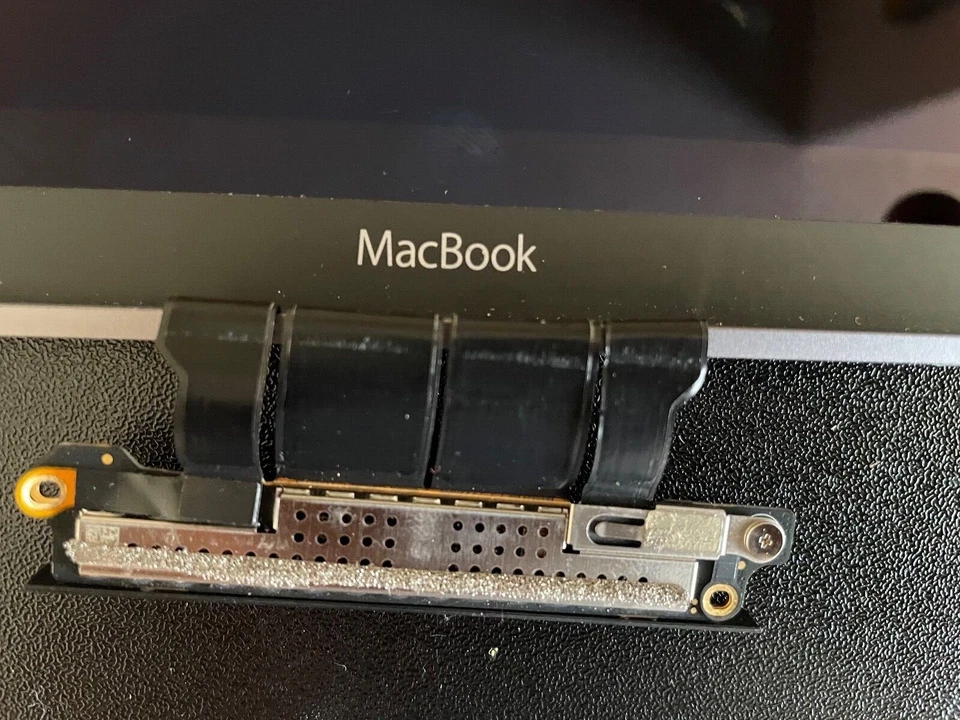 Apple MacBook 2015 12" Screen Gray For Parts - Image 3 of 3