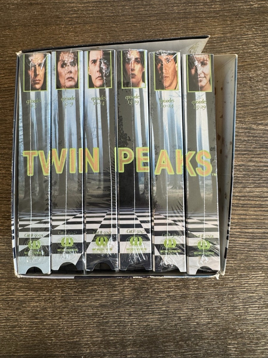 その他 Twin Peaks: Episodes 1-29 [VHS] Twin Peaks Special Collectors Edition Episodes 1-29 VHS 1993