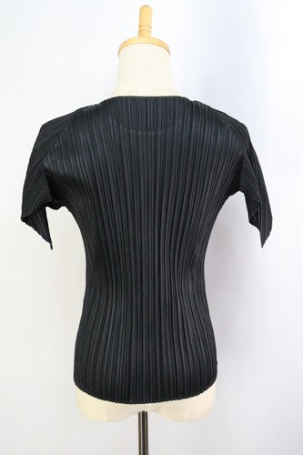 PLEATS PLEASE Black Short Sleeve Top 132 0144 - Picture 7 of 7