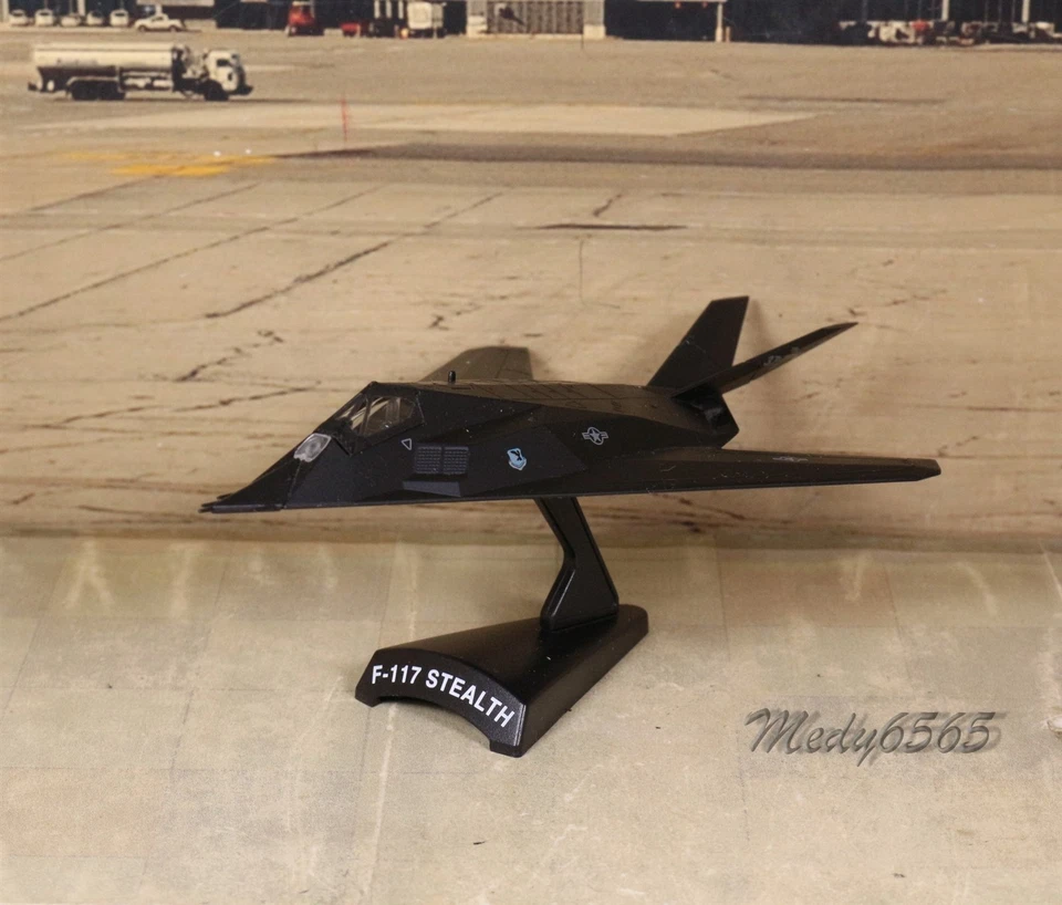 Model Power US Air Force F-117 Stealth Scale1/150 - Image 4 of 4