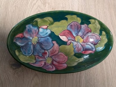 Moorcroft Clematis ovale Schale grün spät Queen Mary Aufkleber Valentinstag Mid Century