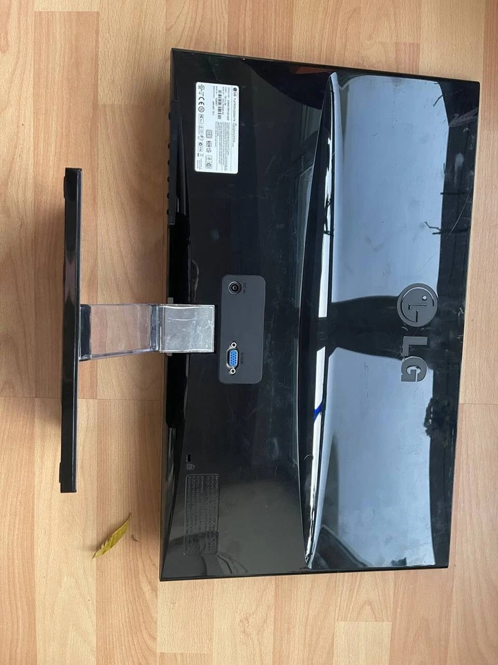 LG Flatron E2260S-PN - Bild 3 von 4