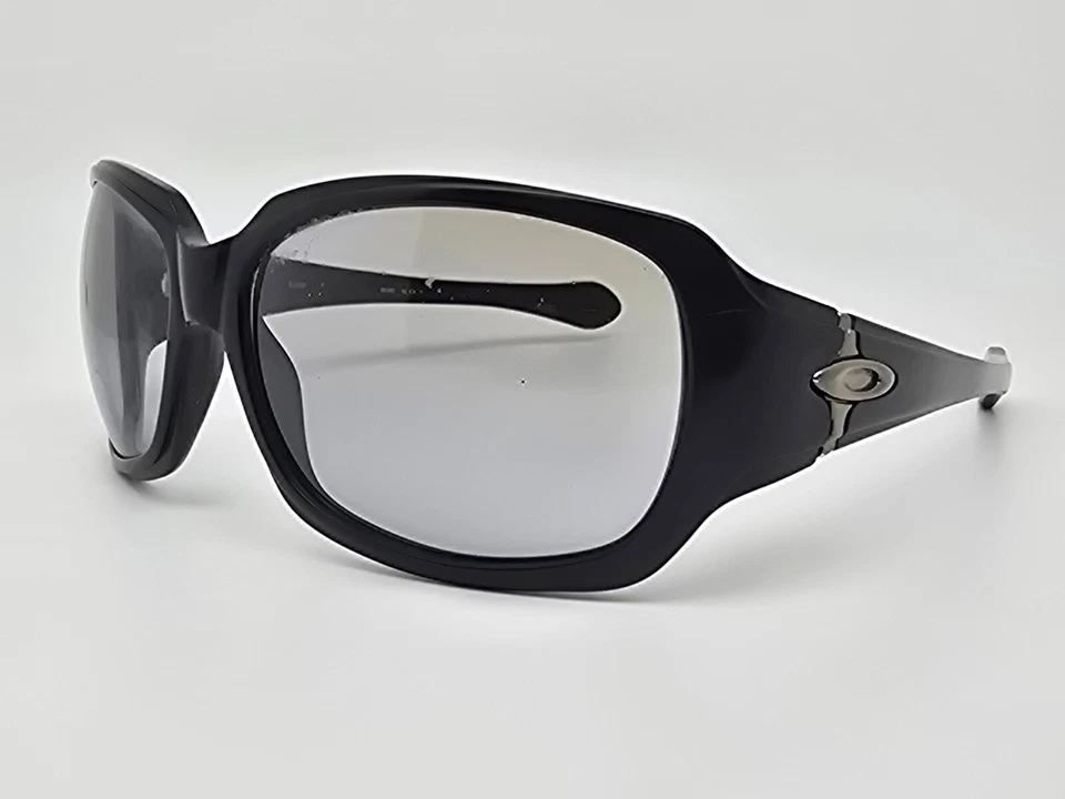 Gafas de sol Oakley 05-960 Script marco negro lentes degradadas transparentes con estuche Foto 3 de 4