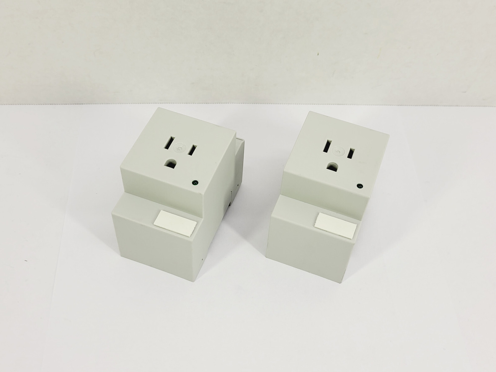 (2) Phoenix Contact SD-US/SC/LA/GY (2963860) DIN Rail Single Outlet (125V, 15A)