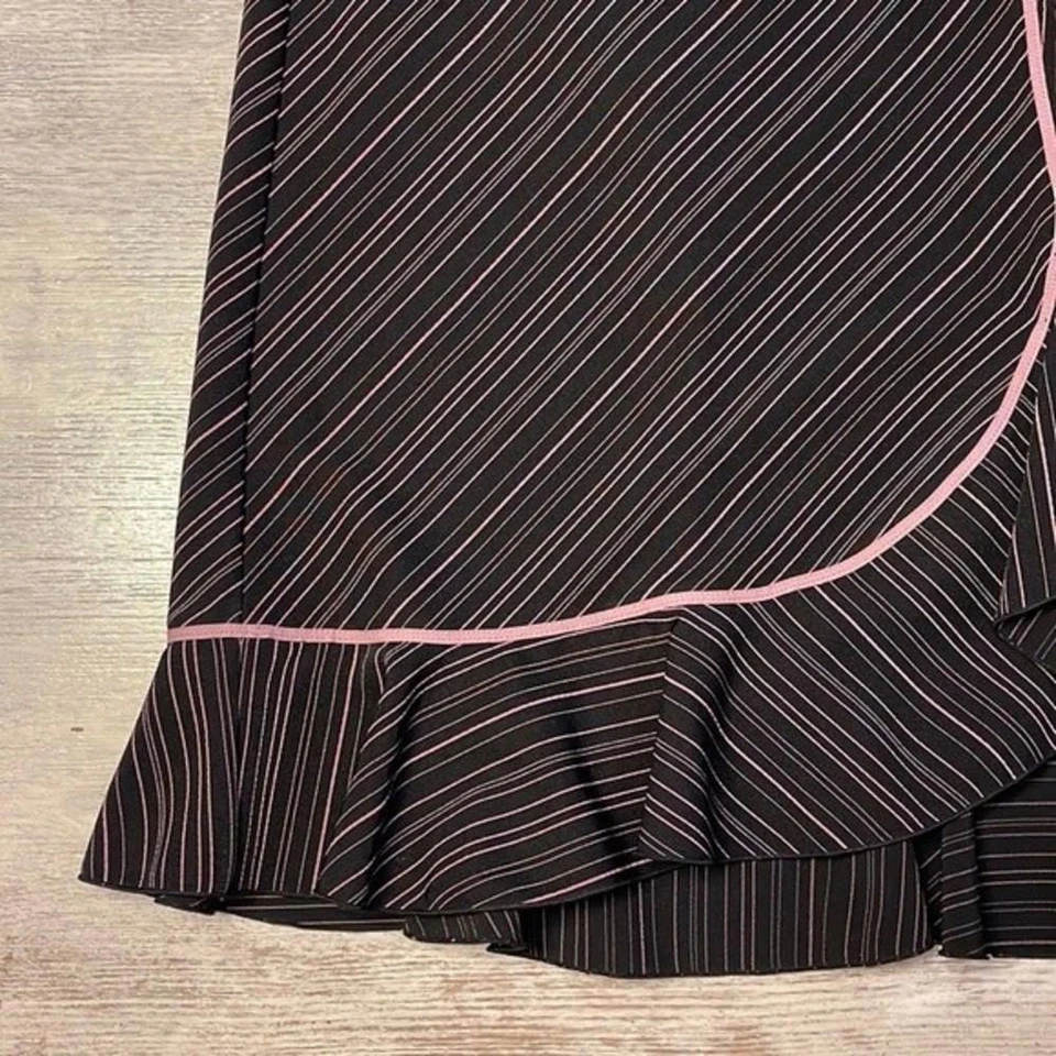 Falda vintage Y2K rosa negra a rayas imitación envoltura volantes hasta la rodilla talla 28 6 Foto 3 de 4