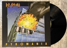RICK SAVAGE SIGNED DEF LEPPARD PYROMANIA VINYL RECORD - BECKETT COA