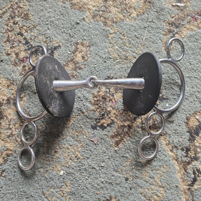Metal 4-ring elevator gag bit with a jointed snaffle mouthpiece, Pinch Guards